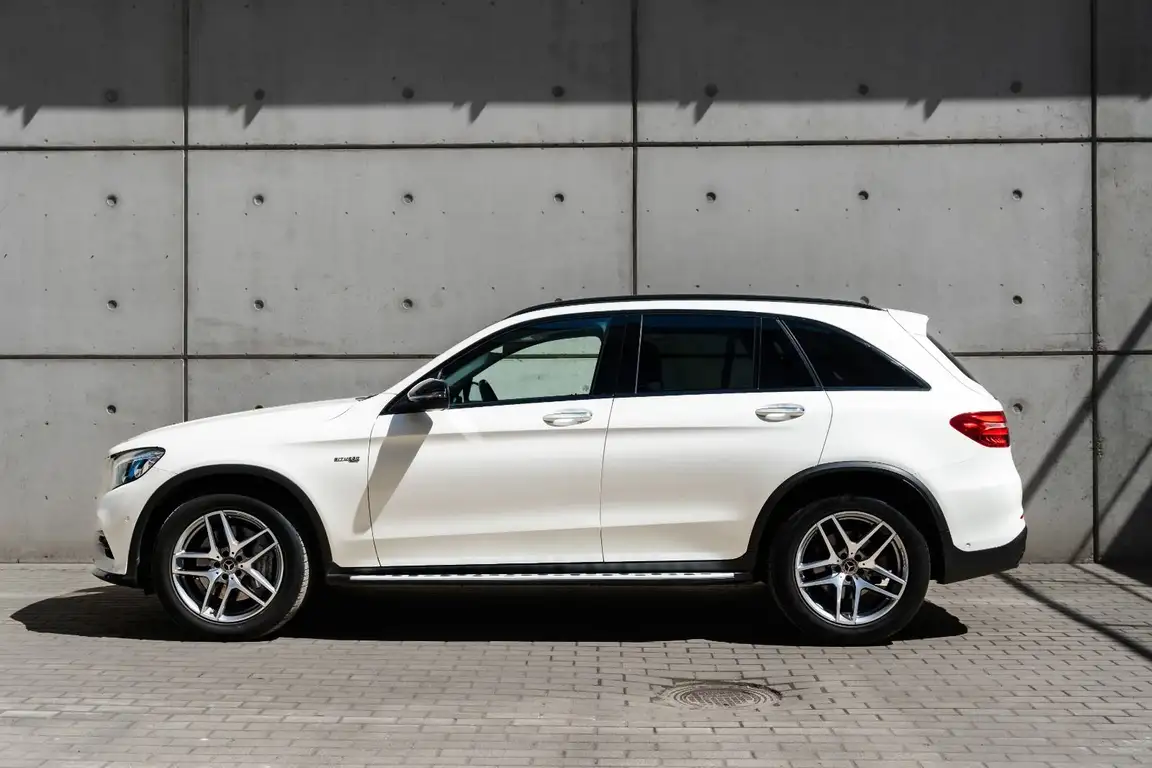 MERCEDES-BENZ GLC