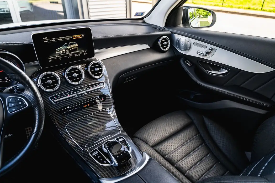 MERCEDES-BENZ GLC