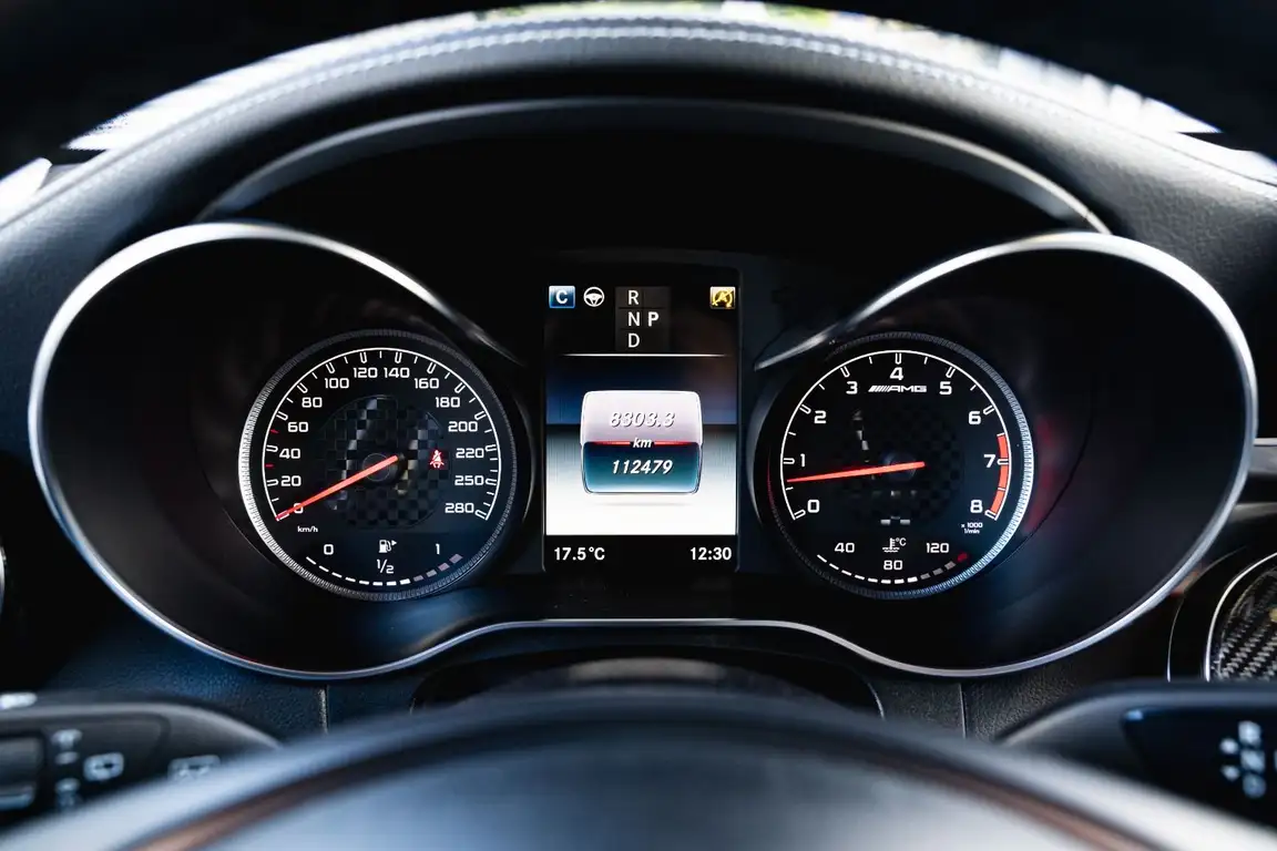 MERCEDES-BENZ GLC