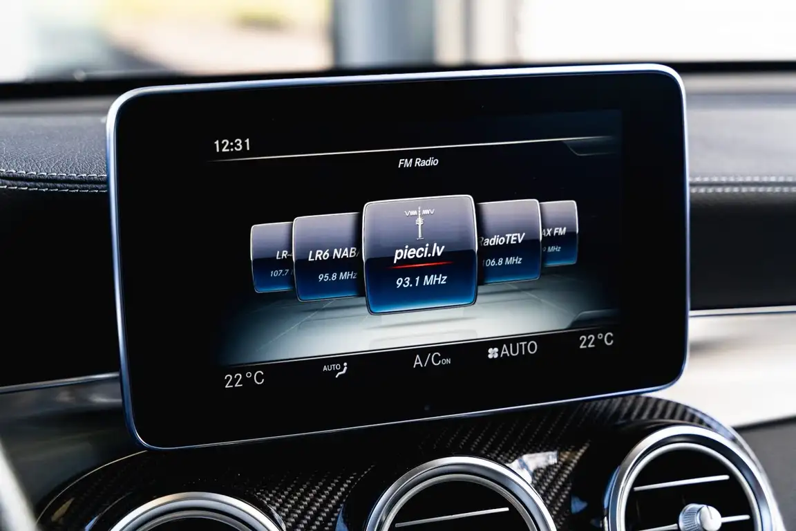MERCEDES-BENZ GLC