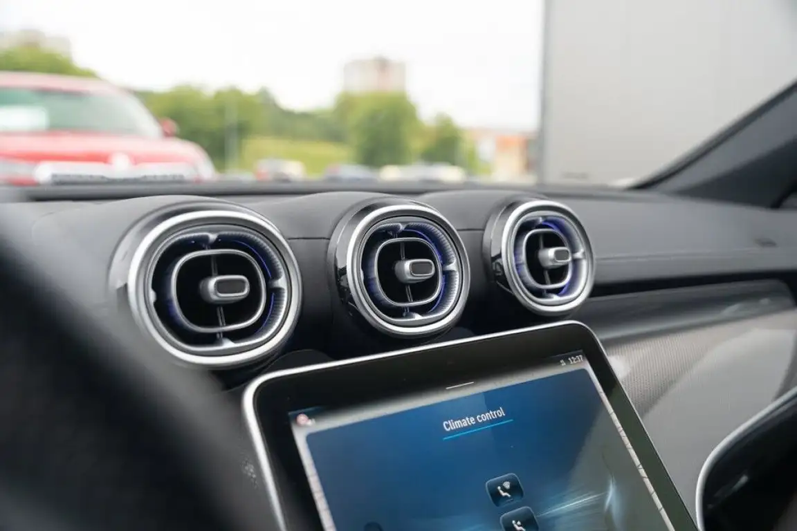 MERCEDES-BENZ C-CLASS