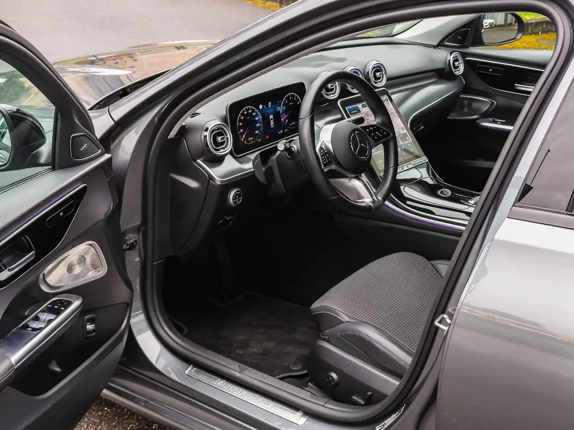 MERCEDES-BENZ C-CLASS