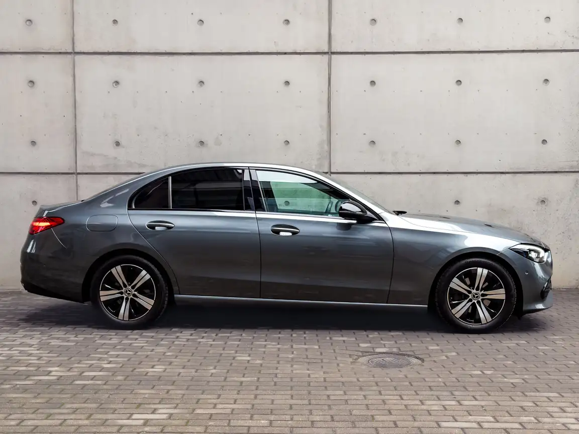 MERCEDES-BENZ C-CLASS