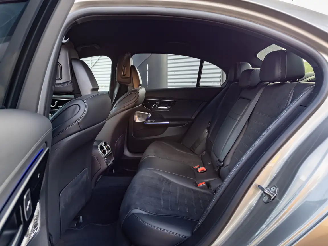 MERCEDES-BENZ C-CLASS