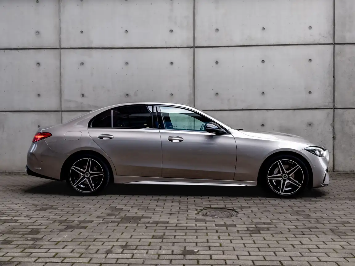 MERCEDES-BENZ C-CLASS