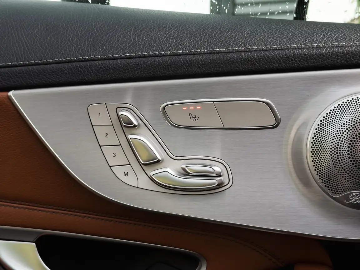 MERCEDES-BENZ C-CLASS