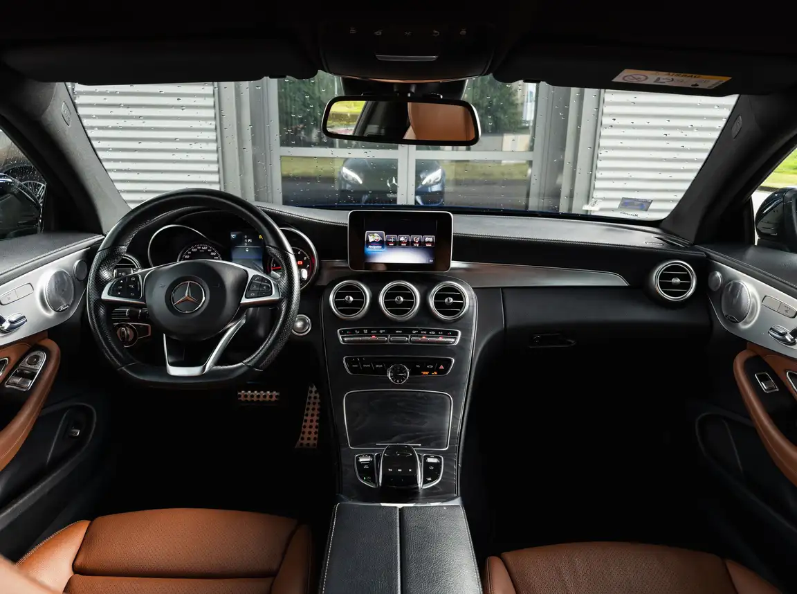 MERCEDES-BENZ C-CLASS
