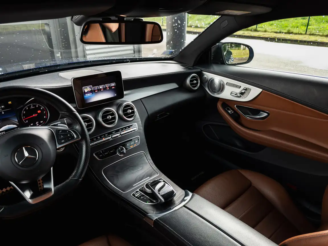 MERCEDES-BENZ C-CLASS