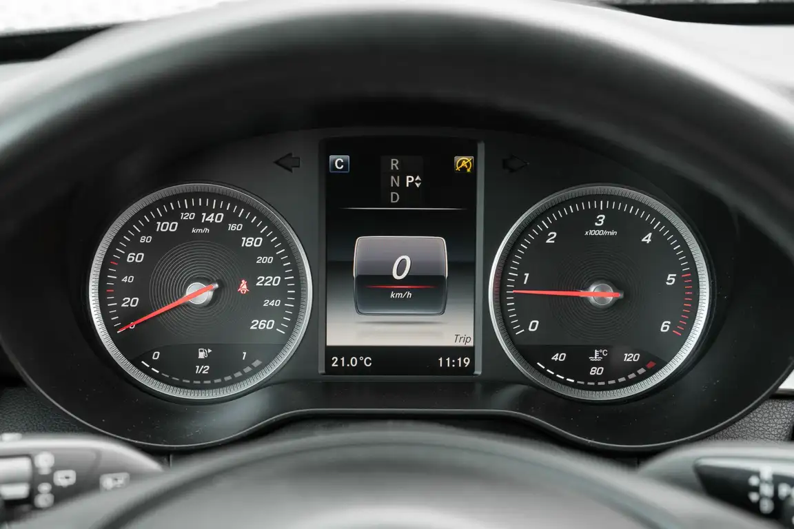 MERCEDES-BENZ C-CLASS