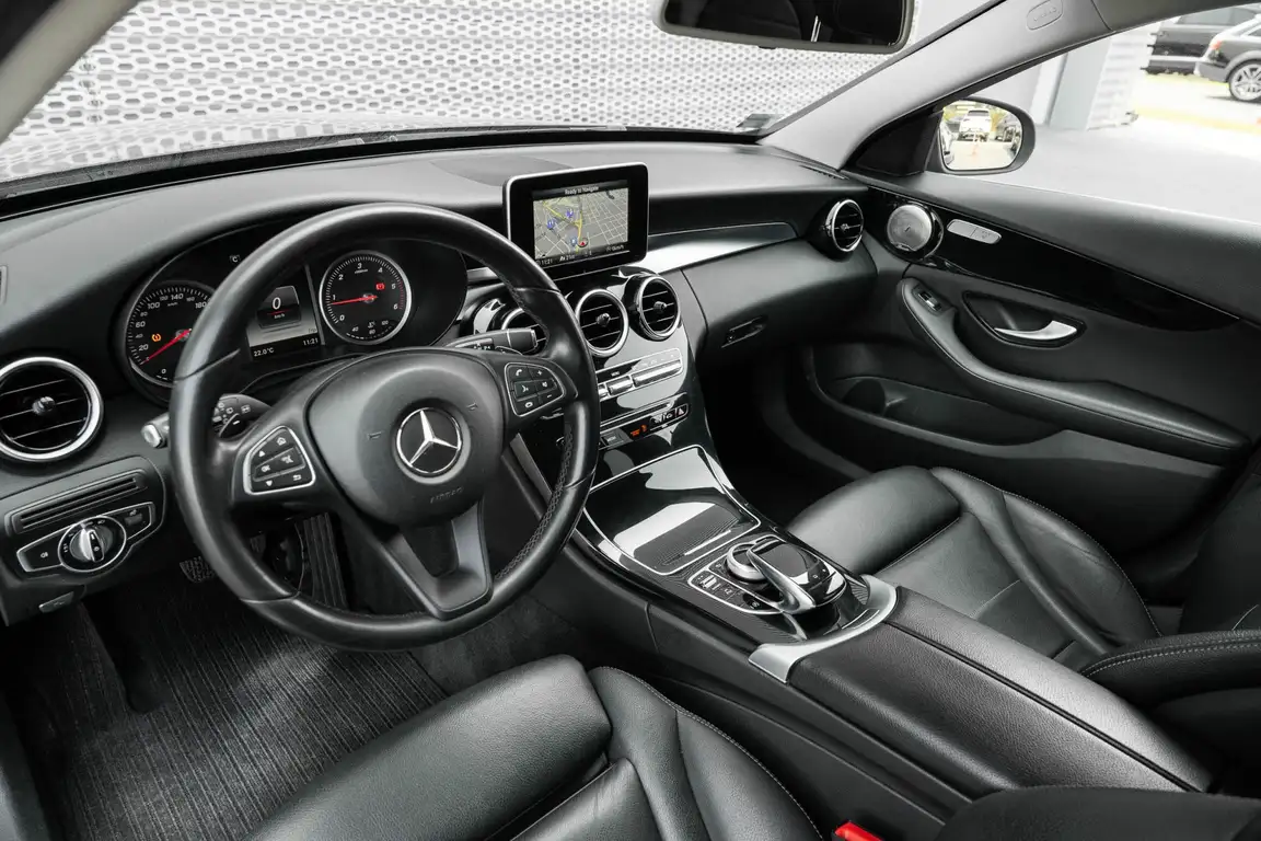MERCEDES-BENZ C-CLASS