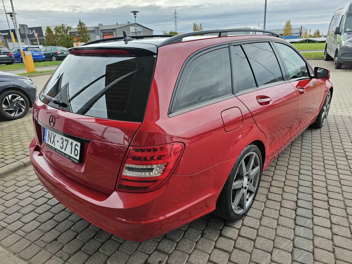 MERCEDES-BENZ C-CLASS