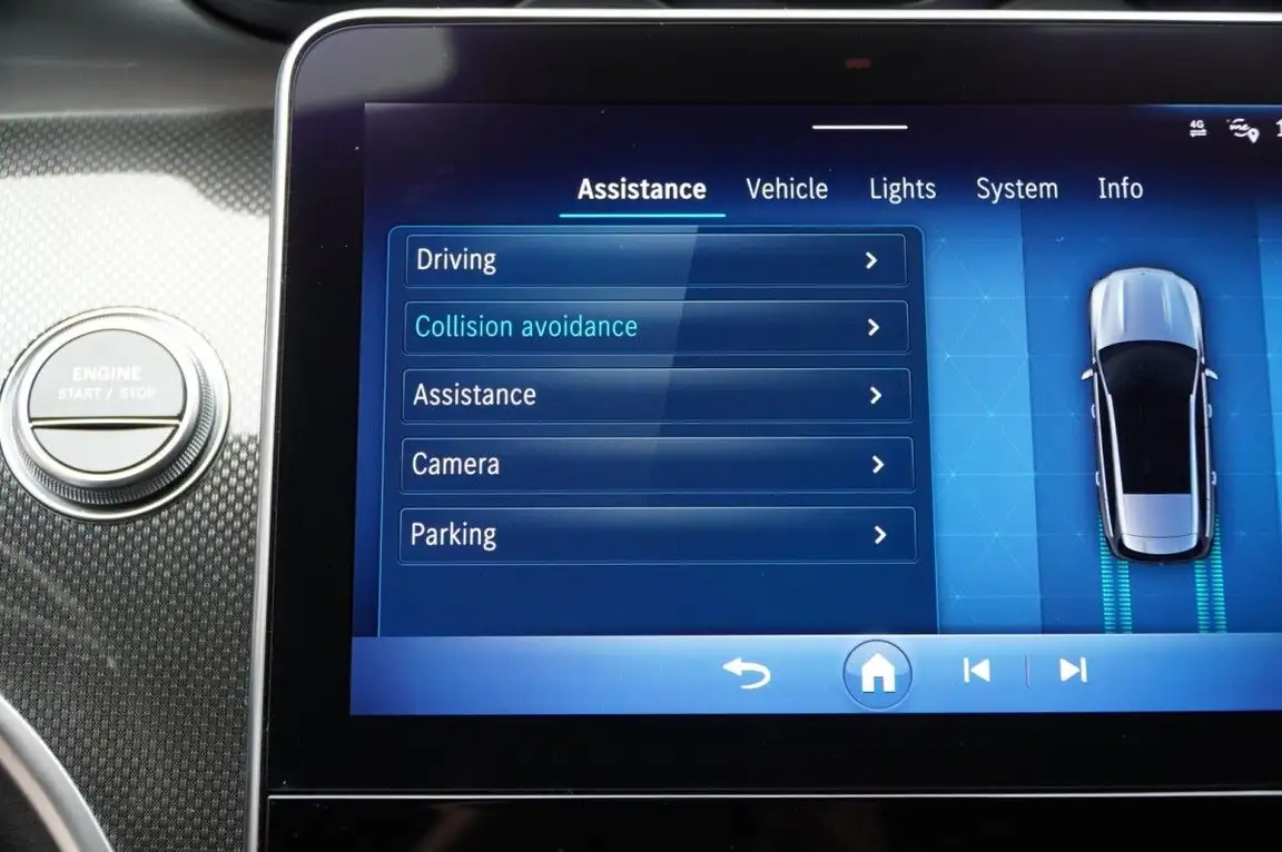 MERCEDES-BENZ C-CLASS