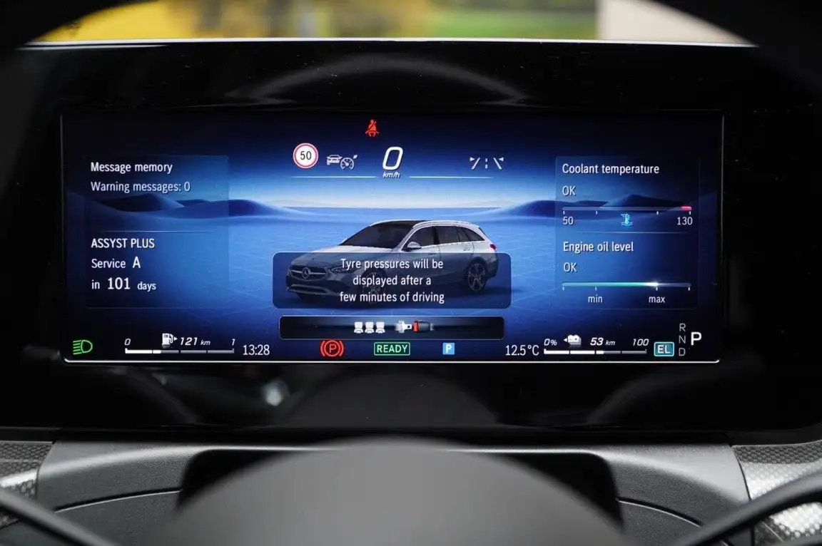 MERCEDES-BENZ C-CLASS