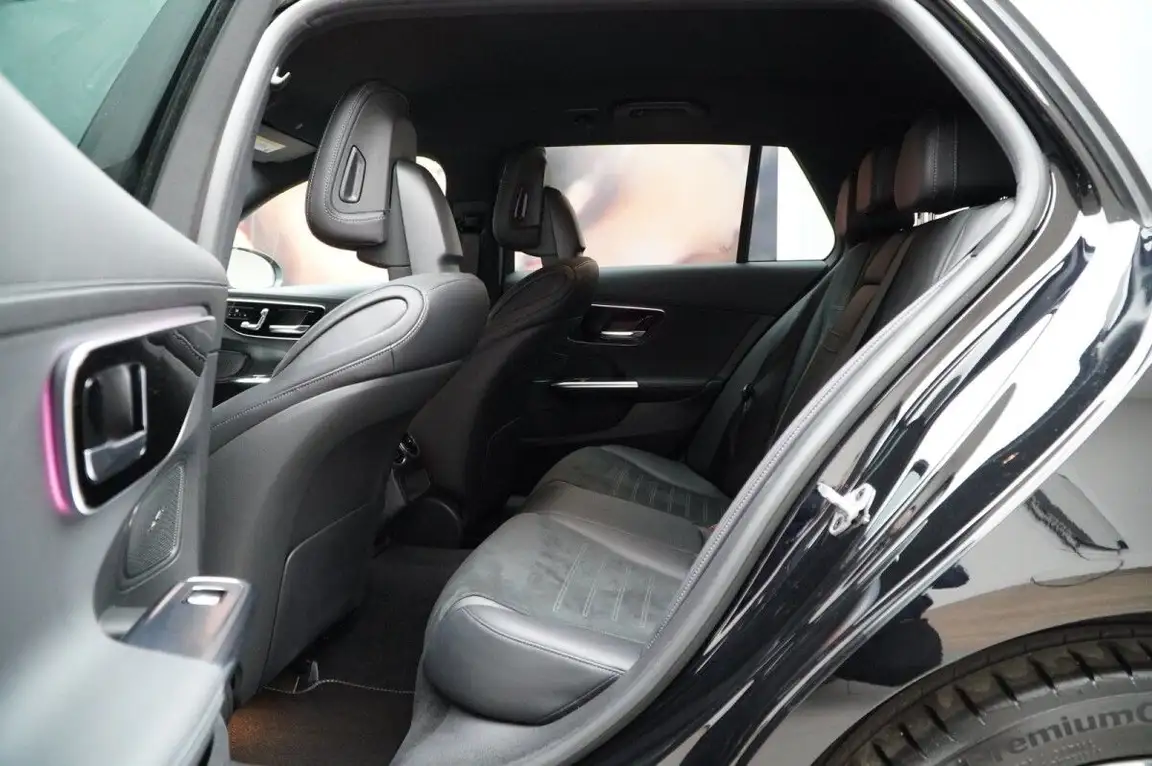 MERCEDES-BENZ C-CLASS