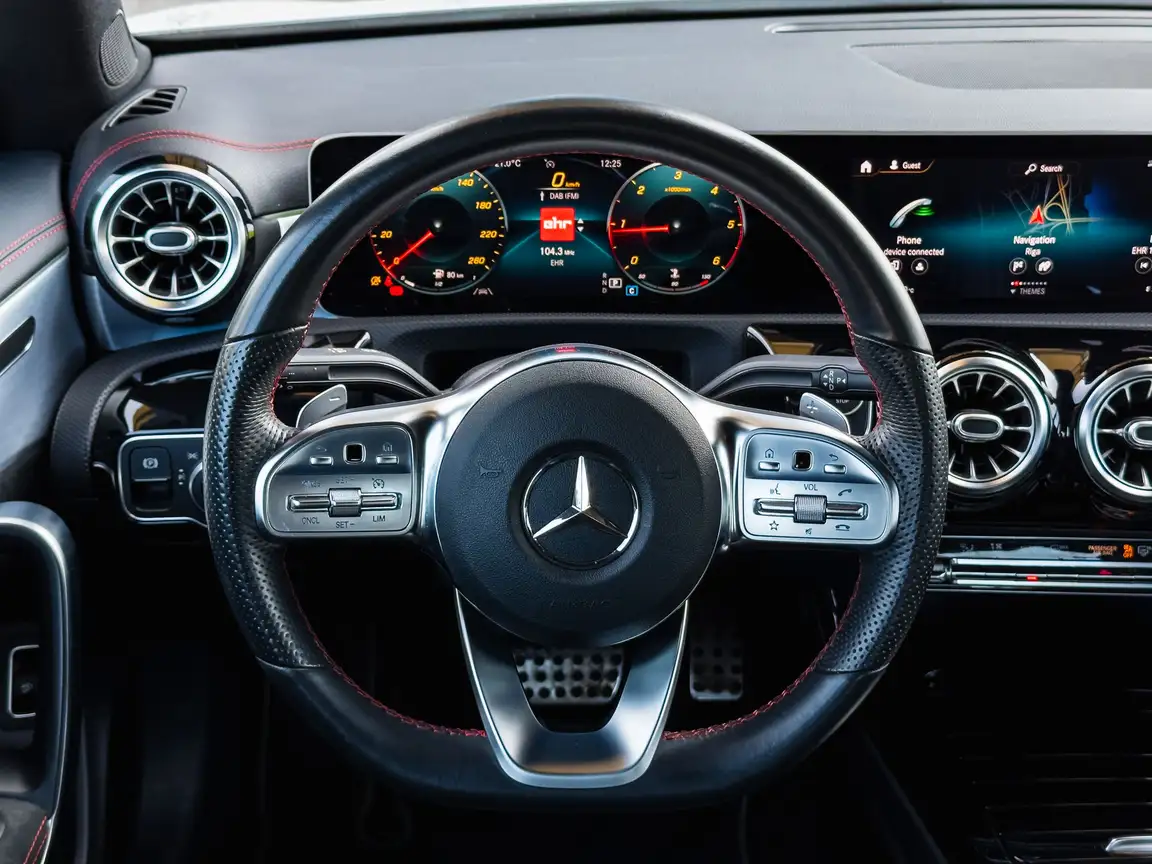 MERCEDES-BENZ CLA