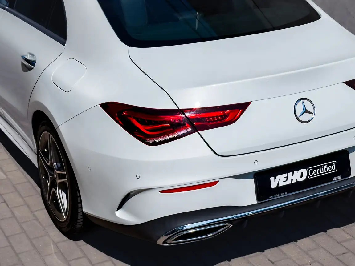 MERCEDES-BENZ CLA