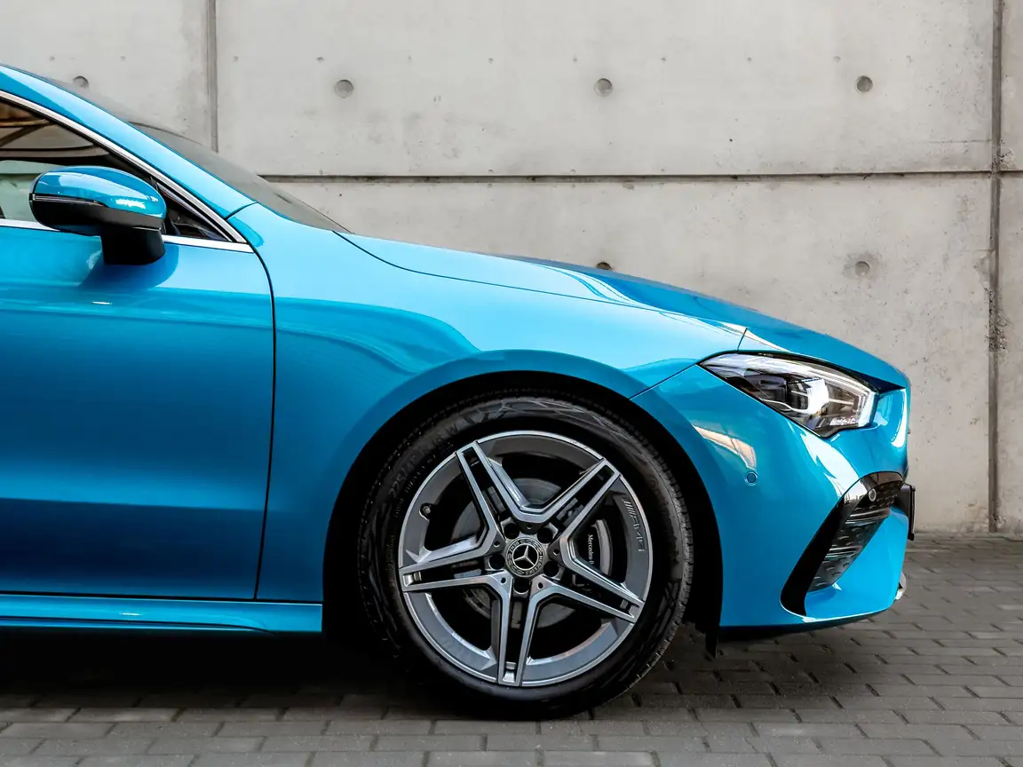 MERCEDES-BENZ CLA