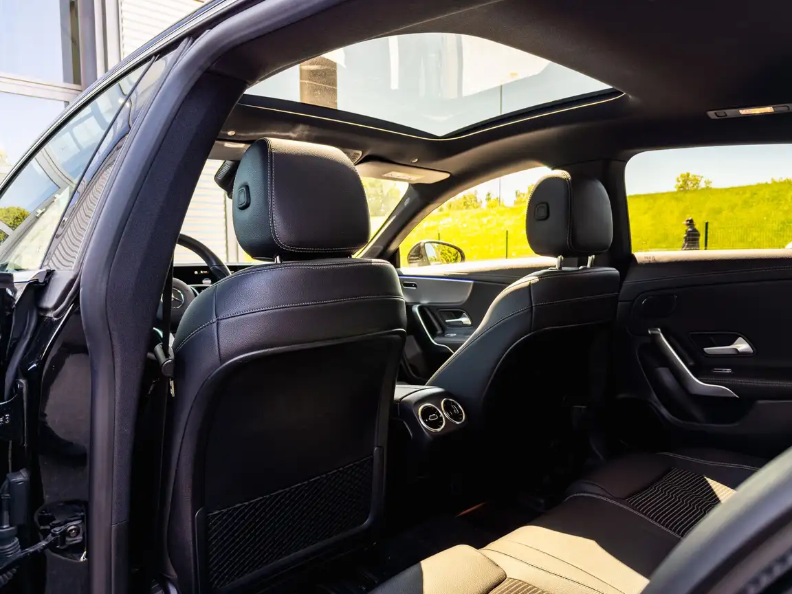 MERCEDES-BENZ CLA