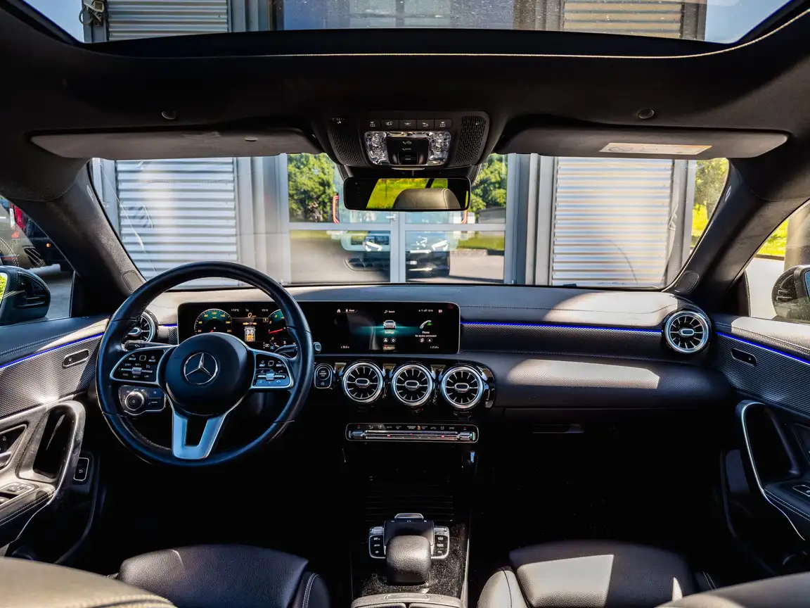 MERCEDES-BENZ CLA