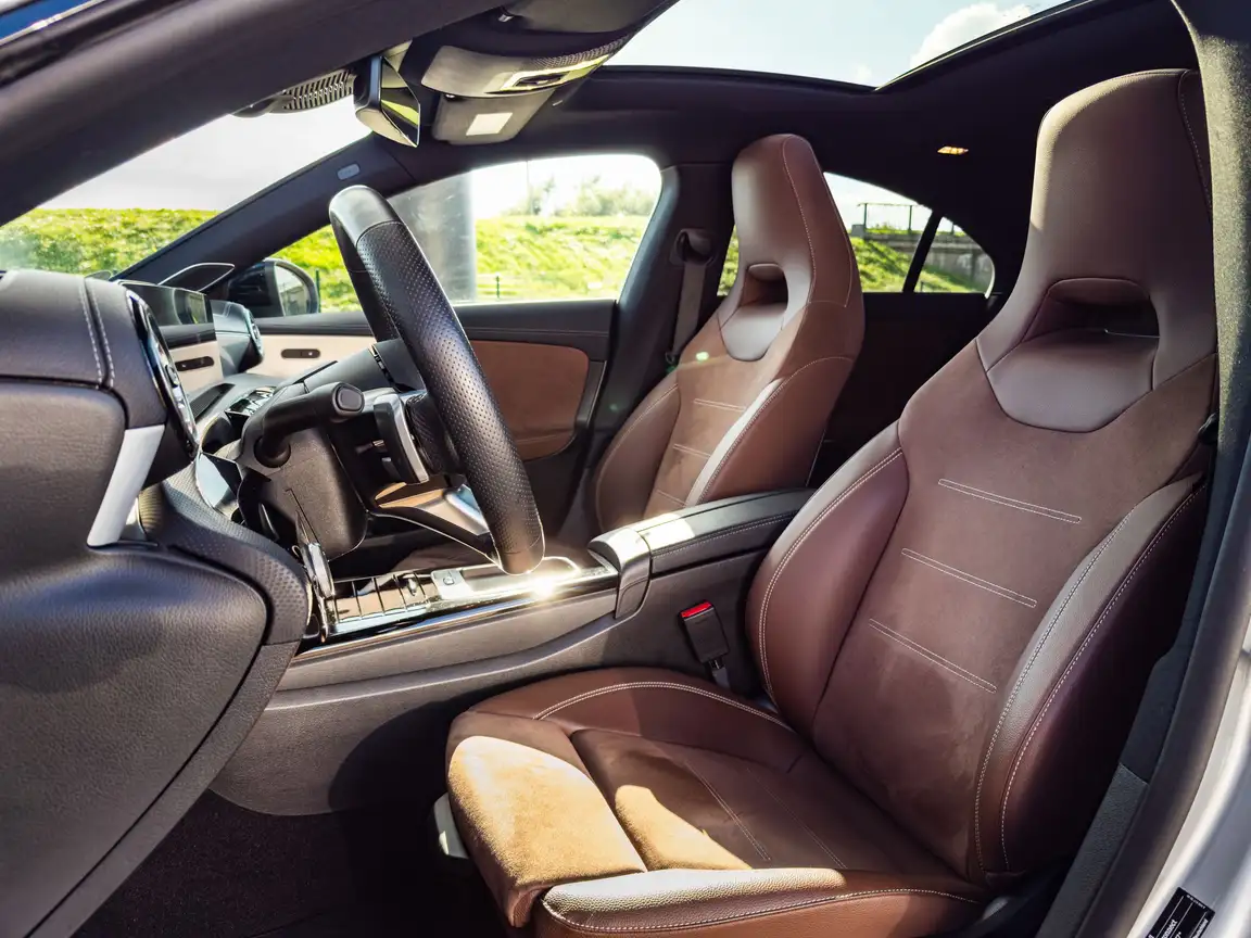 MERCEDES-BENZ CLA