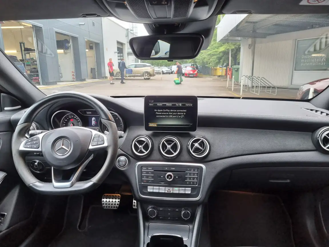 MERCEDES-BENZ CLA