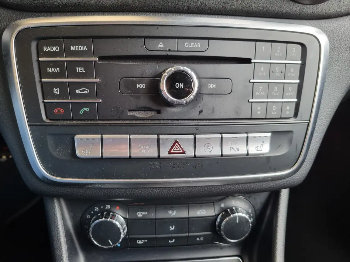 MERCEDES-BENZ CLA