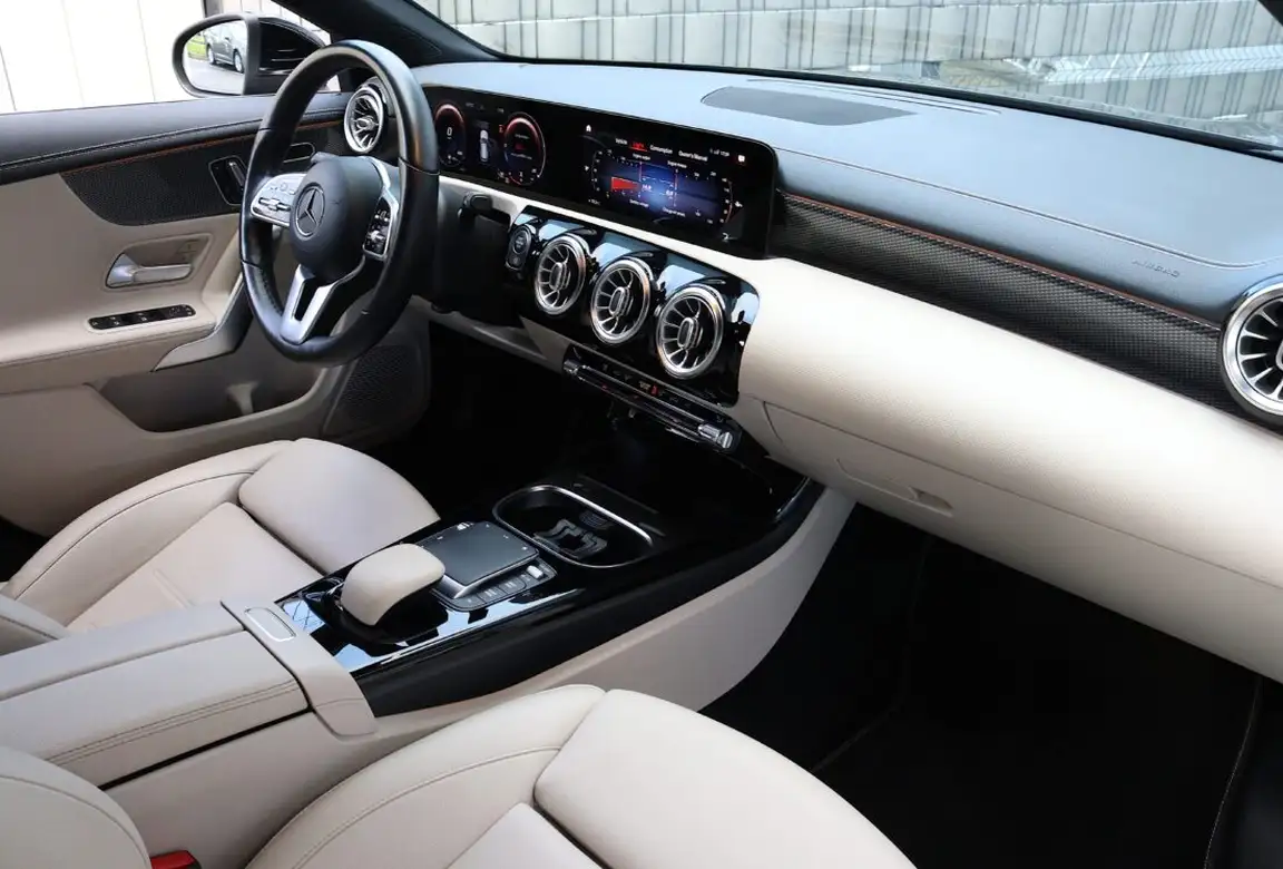 MERCEDES-BENZ CLA KLASS