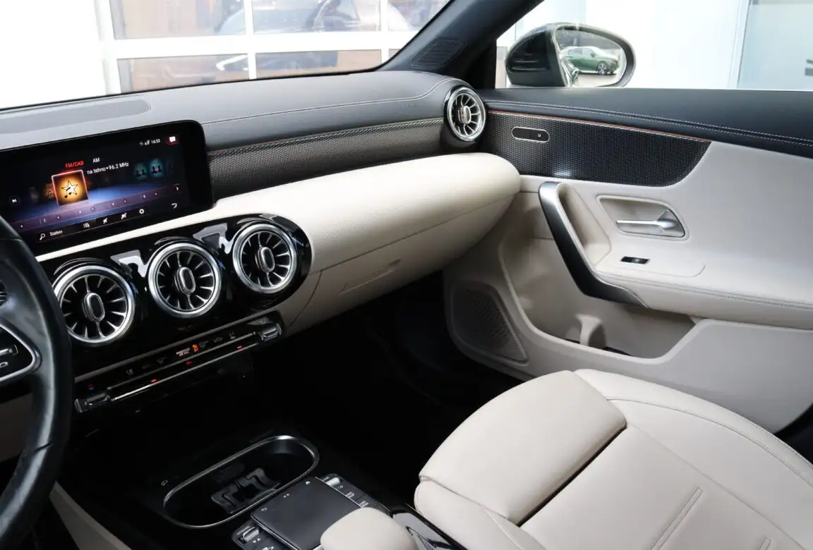 MERCEDES-BENZ CLA KLASS