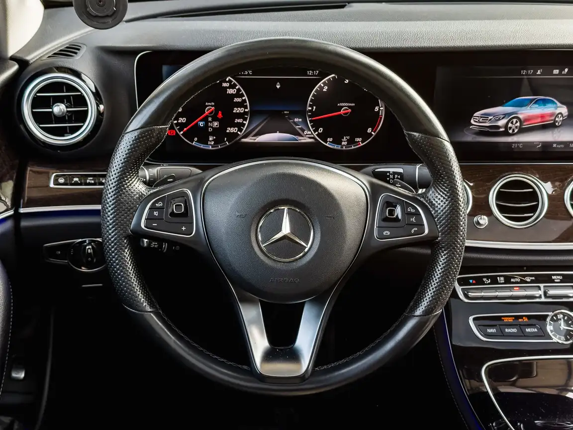 MERCEDES-BENZ E-CLASS