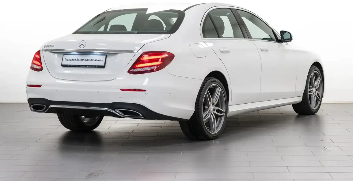 MERCEDES-BENZ E-CLASS