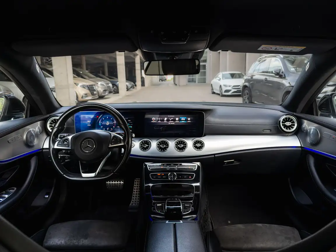 MERCEDES-BENZ E-CLASS