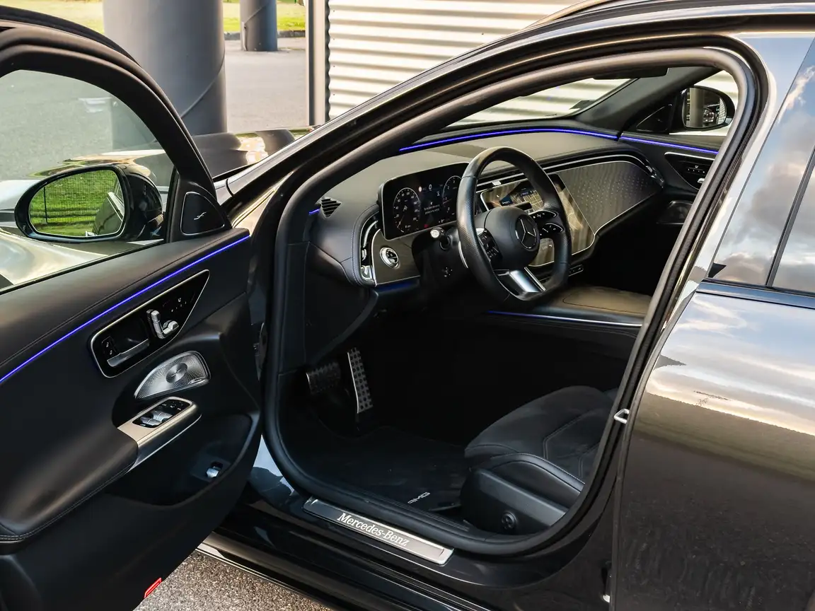 MERCEDES-BENZ E-CLASS