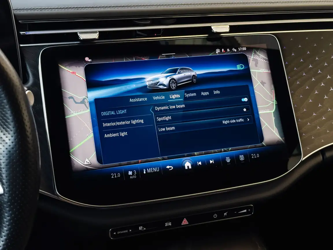 MERCEDES-BENZ E-CLASS