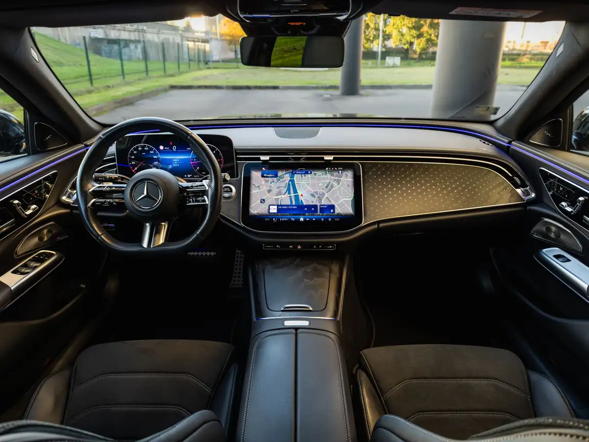 MERCEDES-BENZ E-CLASS