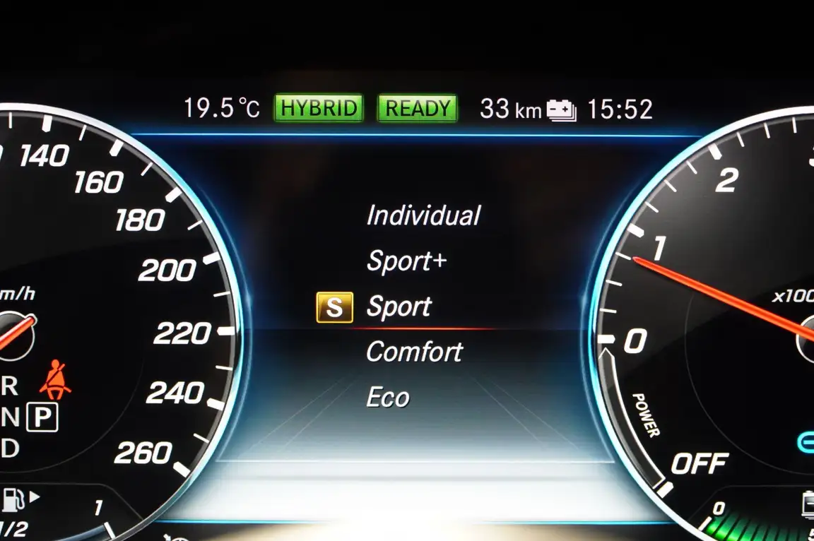 MERCEDES-BENZ E-CLASS