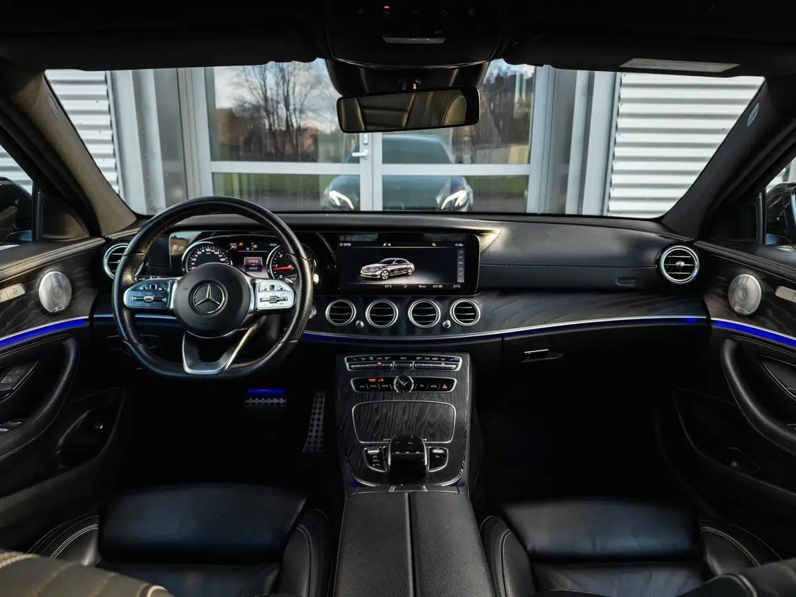 MERCEDES-BENZ E-CLASS