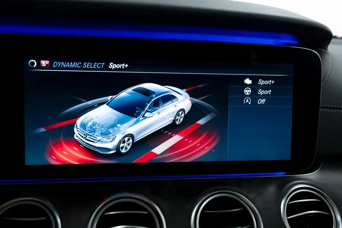 MERCEDES-BENZ E-CLASS