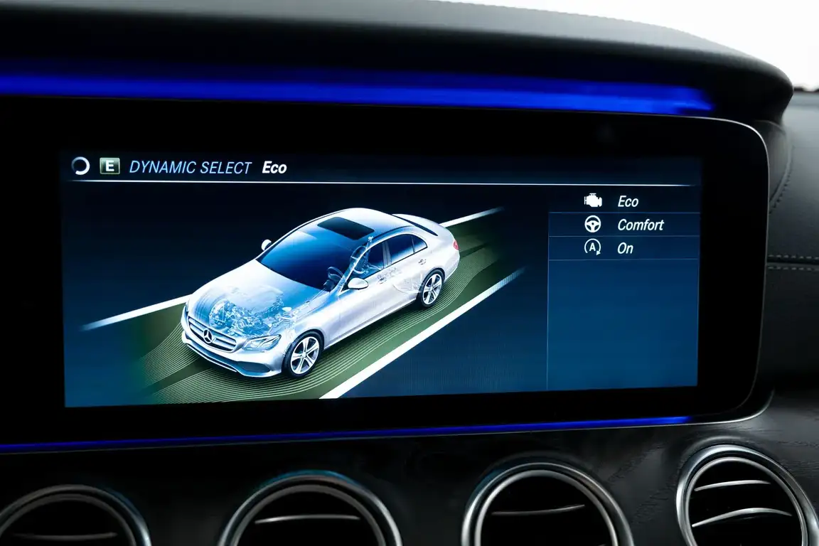 MERCEDES-BENZ E-CLASS