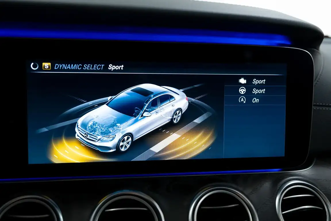 MERCEDES-BENZ E-CLASS