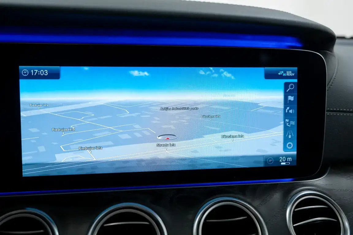 MERCEDES-BENZ E-CLASS