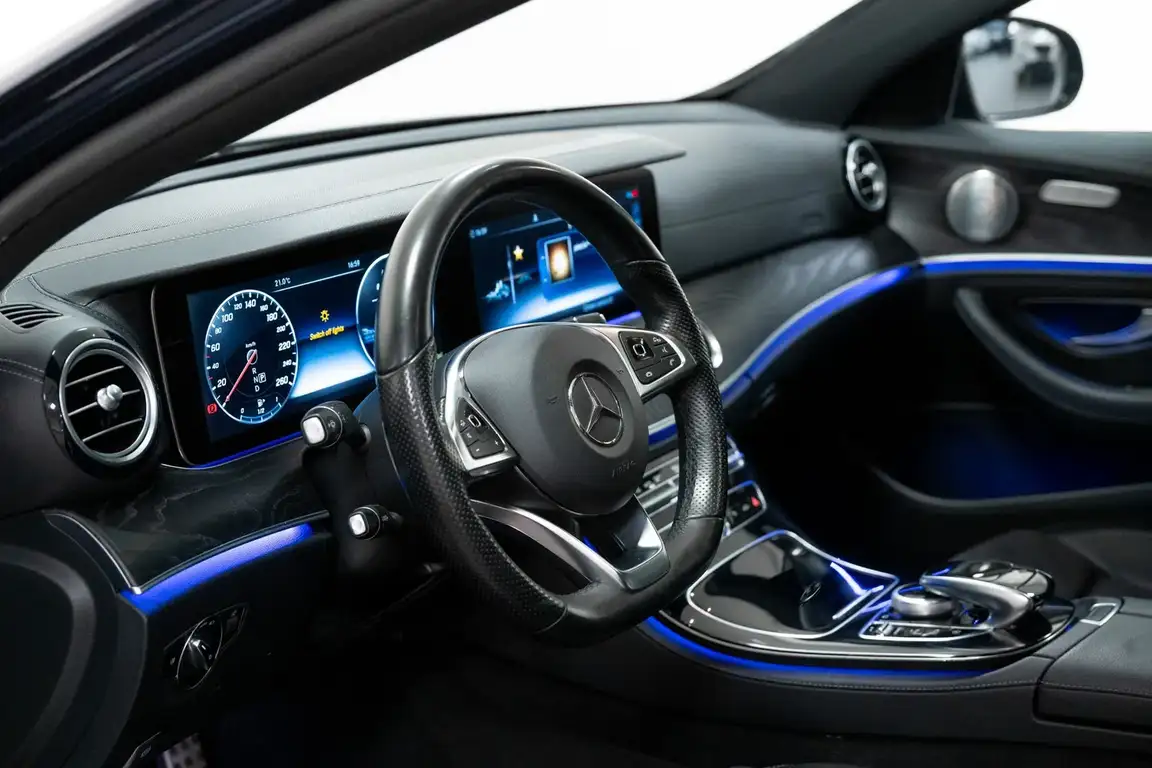 MERCEDES-BENZ E-CLASS