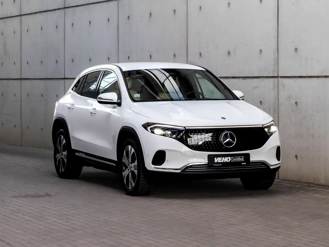 MERCEDES-BENZ EQA