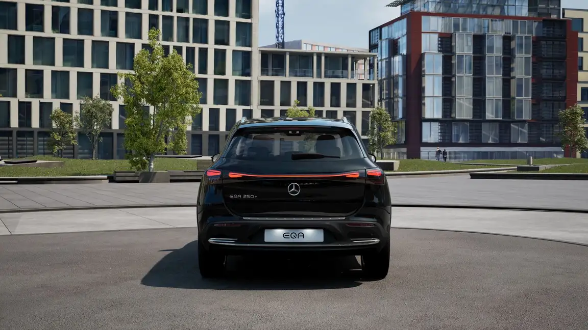 MERCEDES-BENZ EQA