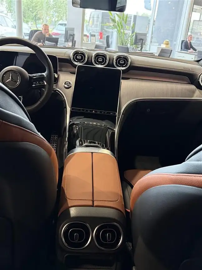 MERCEDES-BENZ EQA