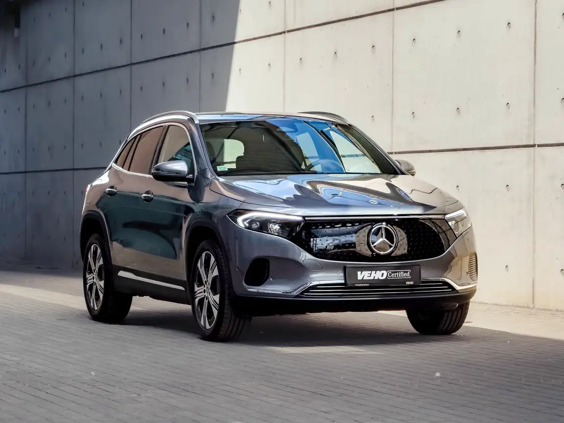 MERCEDES-BENZ EQA