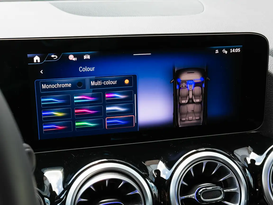 MERCEDES-BENZ EQA