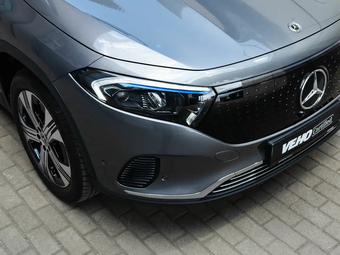 MERCEDES-BENZ EQA
