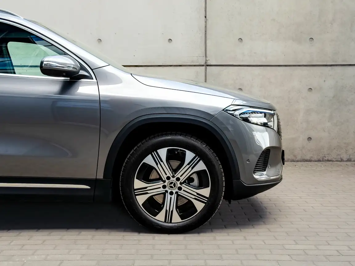 MERCEDES-BENZ EQA
