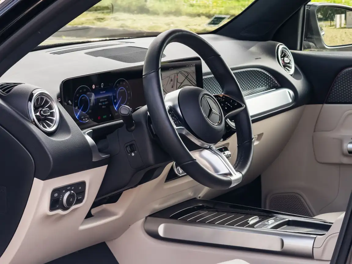 MERCEDES-BENZ EQB