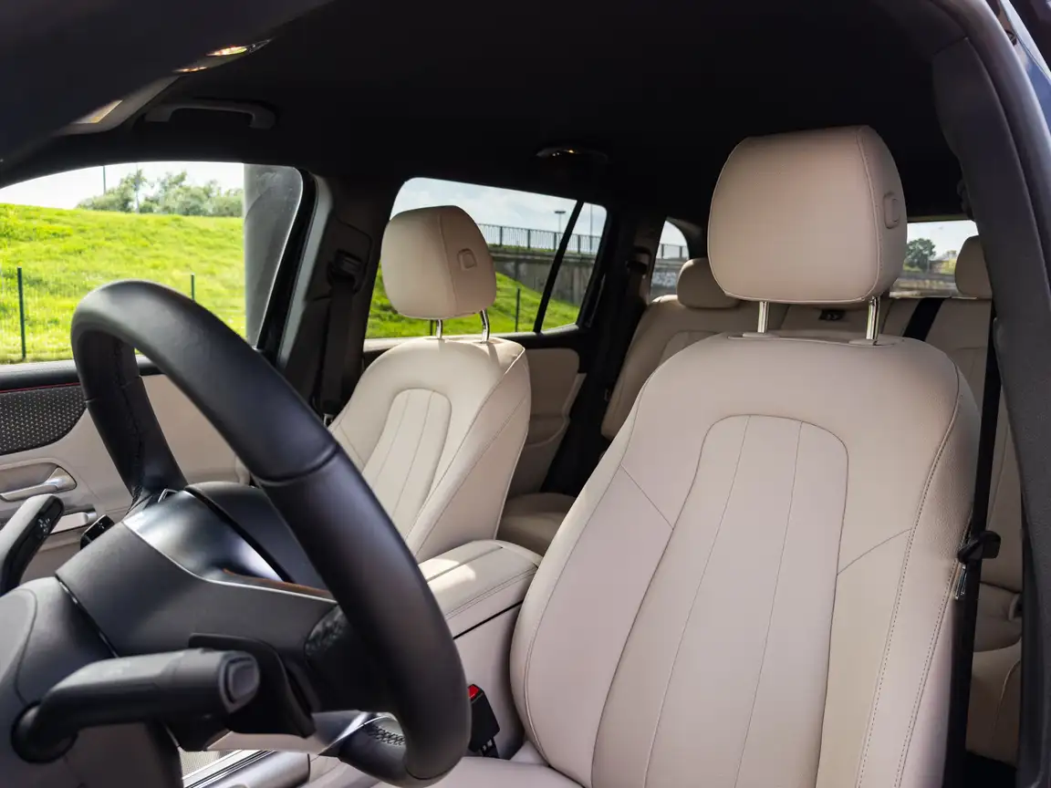 MERCEDES-BENZ EQB